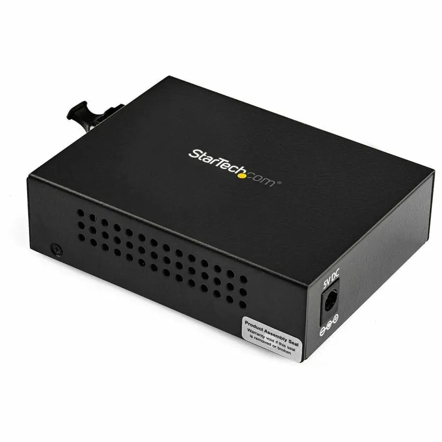 StarTech.com Gigabit Ethernet Fiber Media Converter MCM1110MMLC – Compact 850nm Multimode LC, 550ft Range