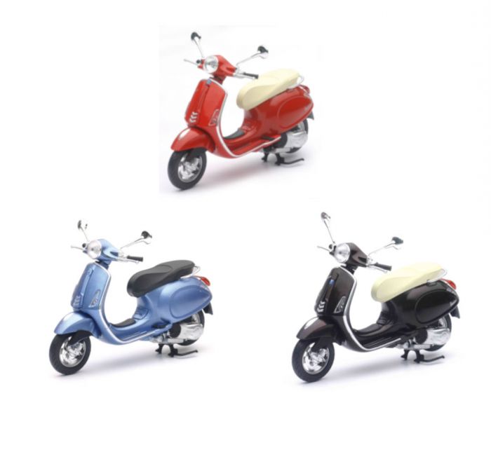 NEWRAY 57553 1/12 Scale Vespa Primavera Model Kit