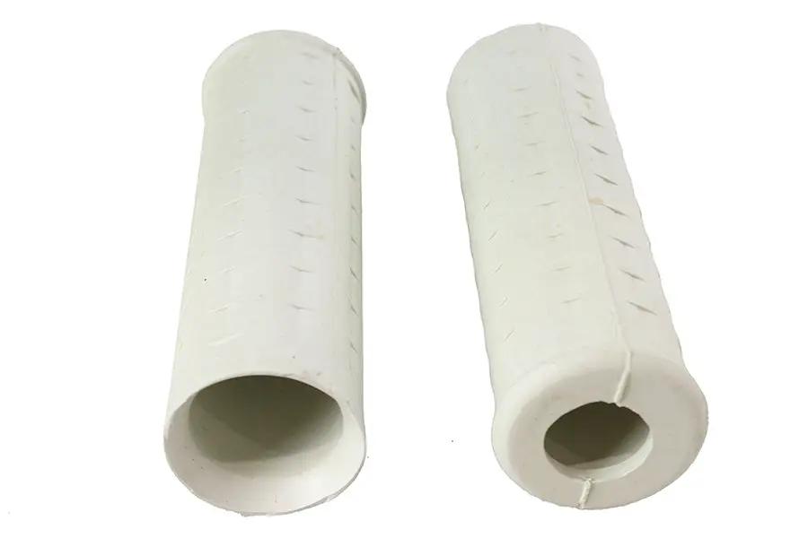 Wyatt Gatling Replica White Waffle Style Grip Set with Plug Hole – Fits Harley Davidson Motorcycles by Wyatt Gatling