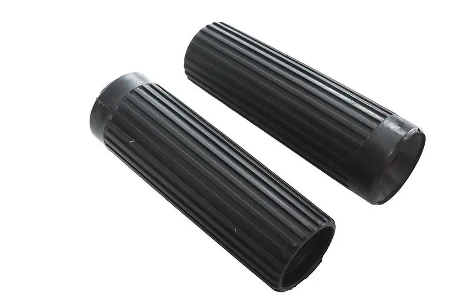 Replica Rib Style Grip Set Black by V-Twin