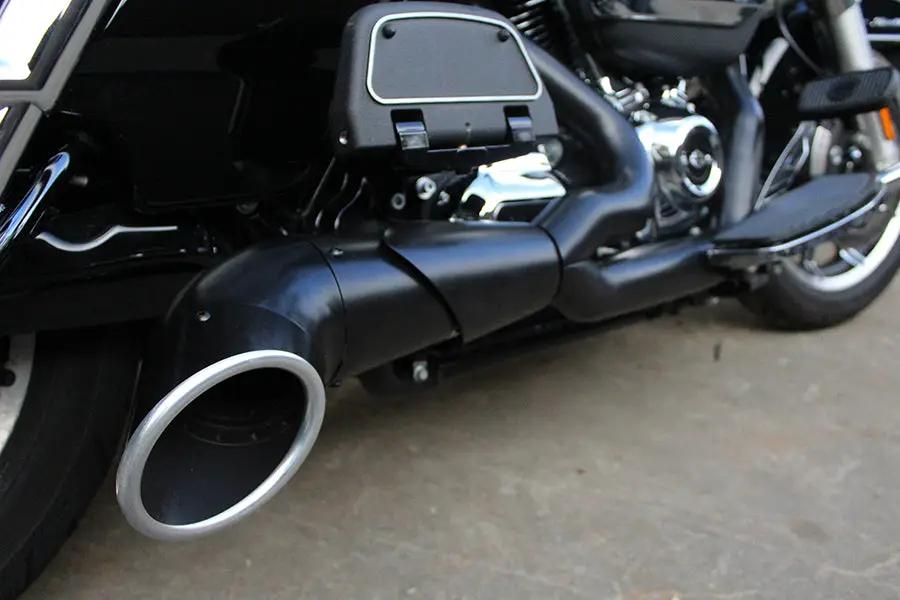 V-Twin M8 2:1 Exhaust Header Set Black for Harley Davidson FLT Models by V-Twin