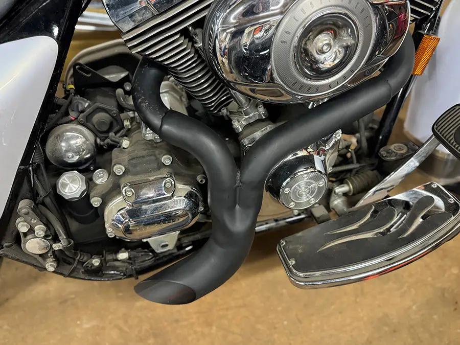 V-Twin Factory Sample Wyatt Gatling Ground Pounder Exhaust System for Harley Davidson FLT by V-Twin