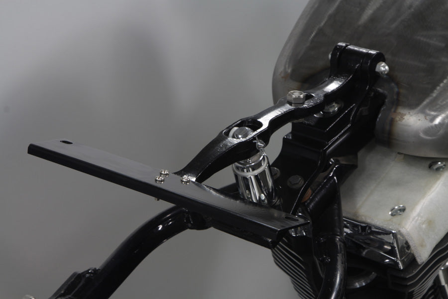V-Twin Black Seat T and Chrome Piston Kit for Harley Davidson FXST (2000-2009) by V-Twin