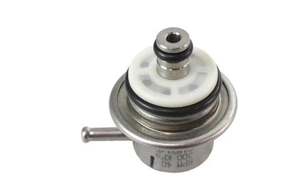 Standard Motor Products MC-FPR1 EFI Fuel Pressure Regulator for Harley Davidson FLHTCI and FLHRI (Up to 300 KPA) by Standard Motor Products