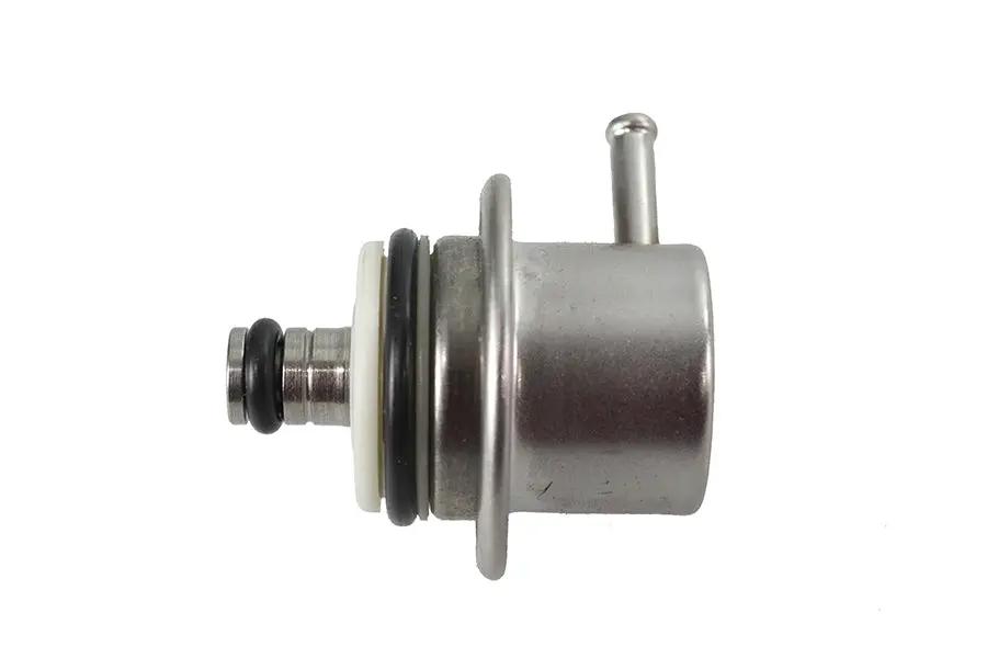 Standard Motor Products MC-FPR1 EFI Fuel Pressure Regulator for Harley Davidson FLHTCI and FLHRI (Up to 300 KPA) by Standard Motor Products