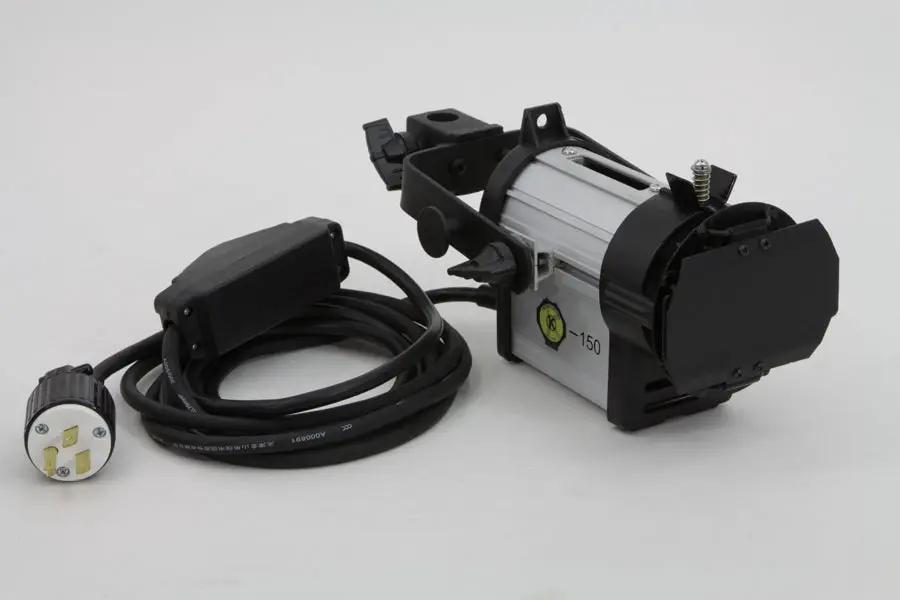 Wyatt Gatling DTW300 150 Watt Tungsten Light for Studio Photography by Wyatt Gatling