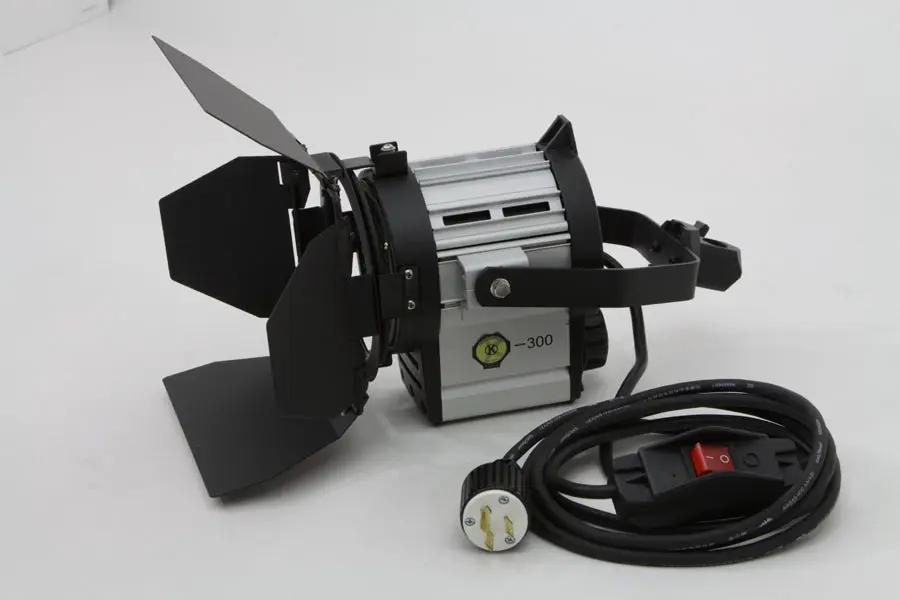 Wyatt Gatling DTW 650 Tungsten Light for Studio Lighting by Wyatt Gatling