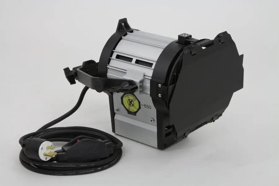 Wyatt Gatling DTW 1000 650 Watt Tungsten Studio Light by Wyatt Gatling