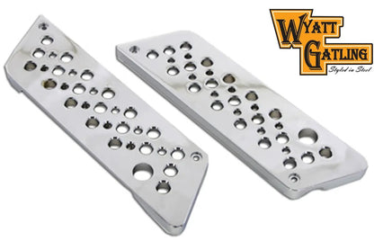 V-Twin Wyatt Gatling Saddlebag Face Plate with Chrome Finish for Harley Davidson FLT (1993-2002) by V-Twin