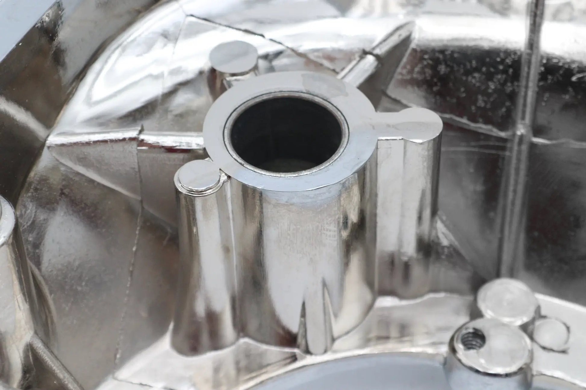 V-Twin Factory Sample Outer Primary Cover Chrome for Harley Davidson FLT and FXR Models by V-Twin