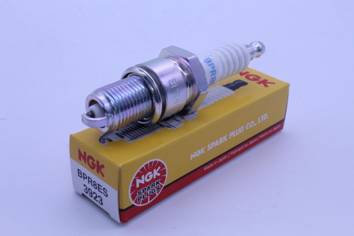 NGK BPR8ES Nickel Spark Plug with 0.8mm Gap - Part Number 3923