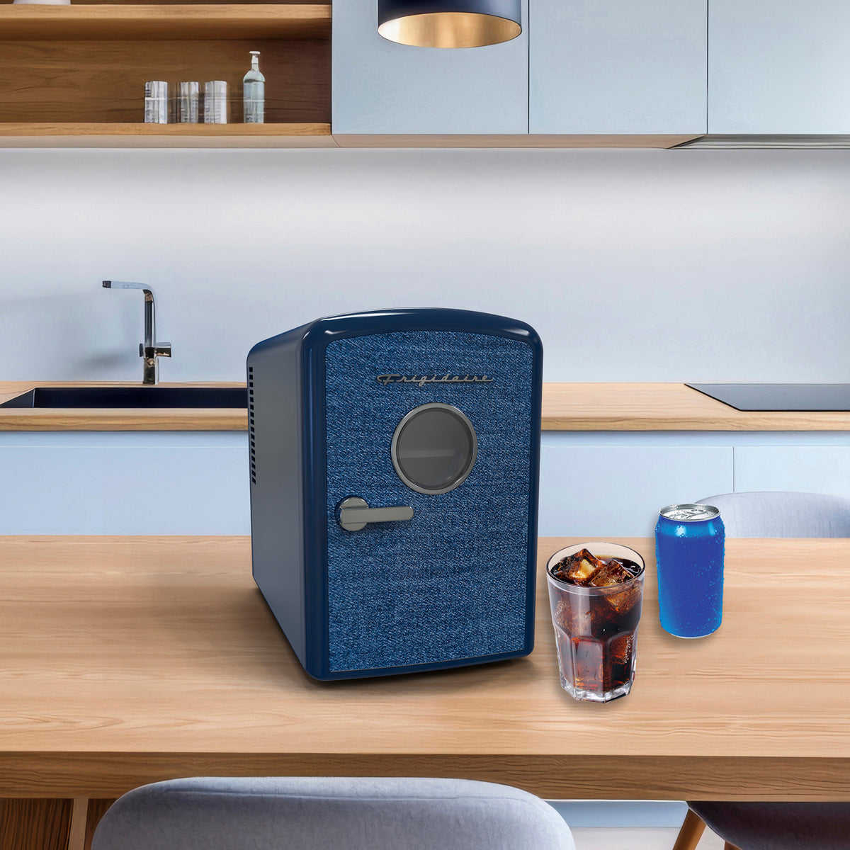 Frigidaire EFMIS199-INDIGODENIM 6L Retro Portable Mini Fridge Cooler, Indigo Denim