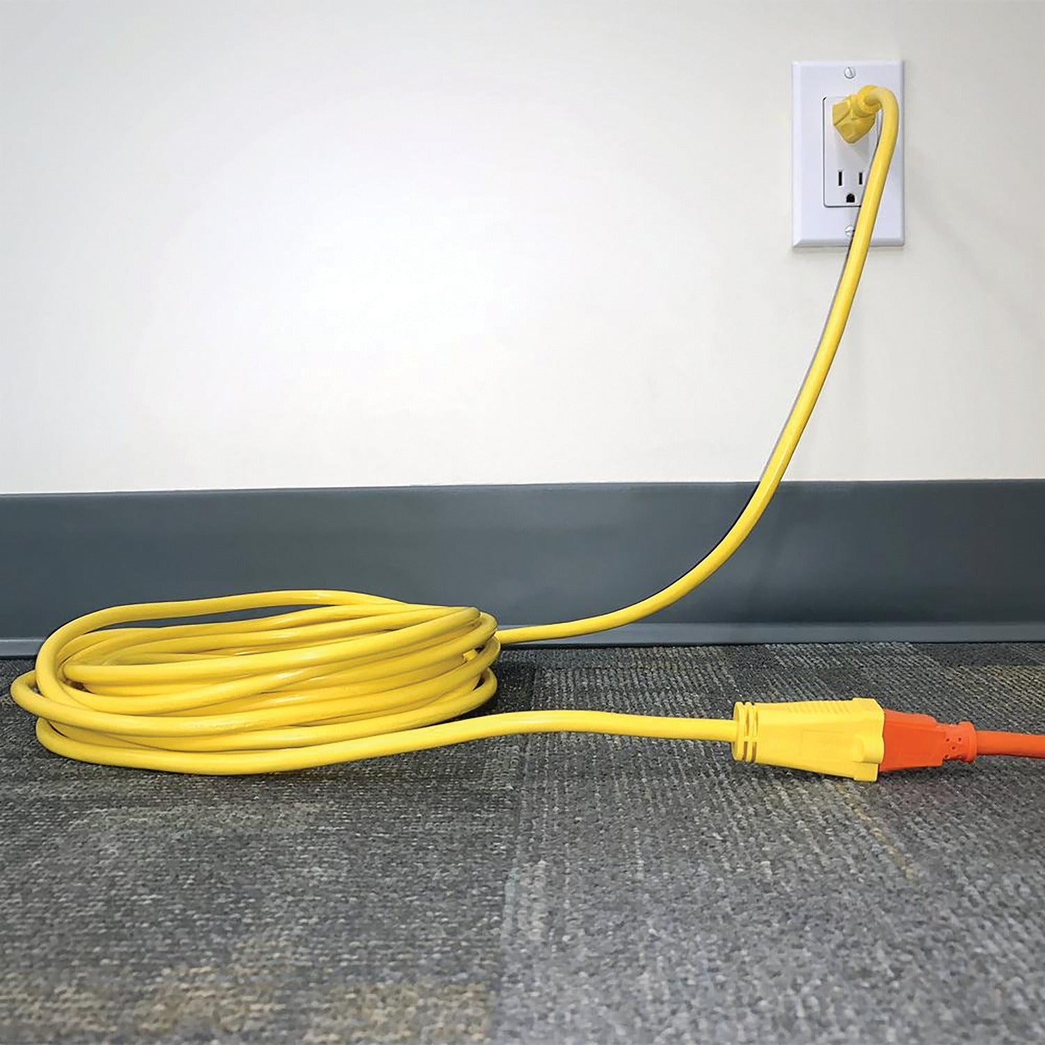 STANLEY 33157 15-Foot Yellow Outdoor Extension Cord, 15 Amp, 125 Volt
